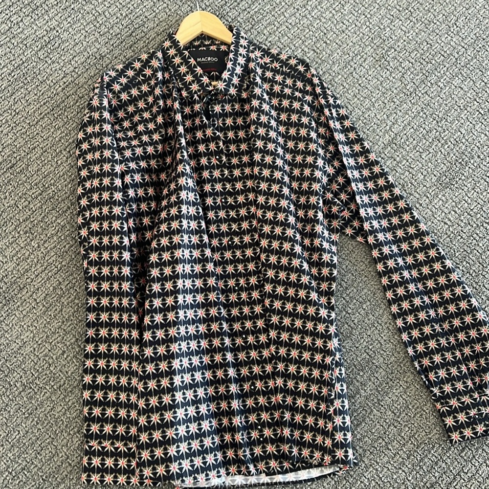 Men’s button down collar NHL Vegas Golden Knights dress shirt, never worn!